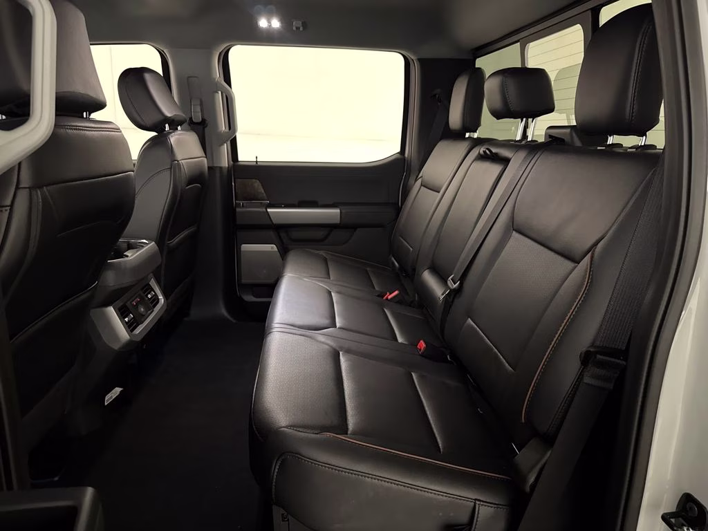 2026 Avalanche Ford Super Duty F-350 SRW Lariat 4X4 Truck