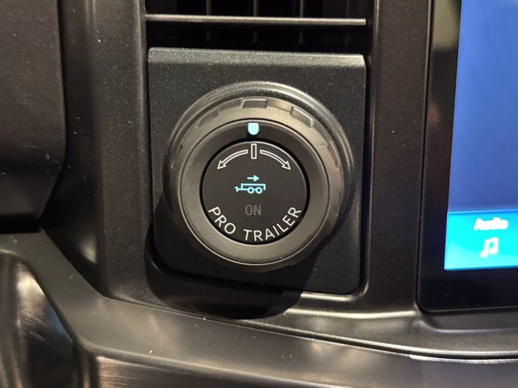 2026 Avalanche Ford Super Duty F-350 SRW Lariat 4X4 Truck