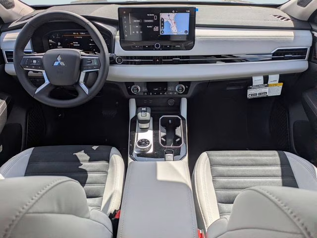 2026 Moonstone Gray Metallic Mitsubishi Outlander SE FWD SUV