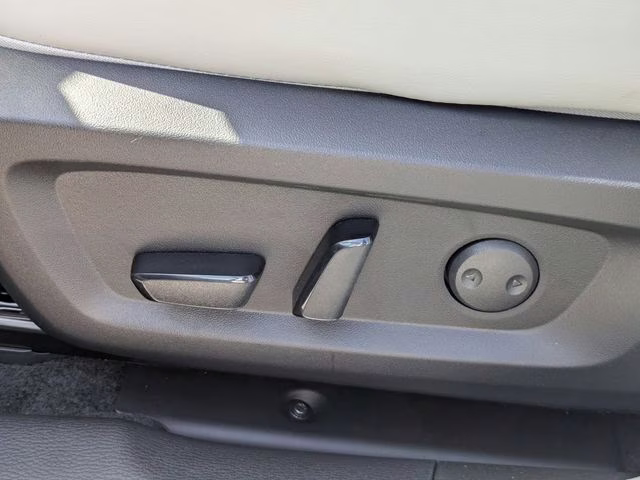 2026 Moonstone Gray Metallic Mitsubishi Outlander SE FWD SUV