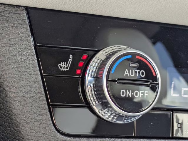 2026 Moonstone Gray Metallic Mitsubishi Outlander SE FWD SUV