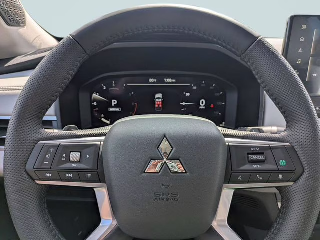 2026 Moonstone Gray Metallic Mitsubishi Outlander SE FWD SUV