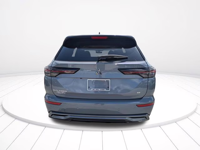 2026 Moonstone Gray Metallic Mitsubishi Outlander SE FWD SUV