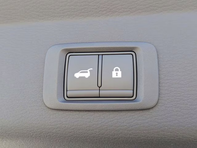 2026 Moonstone Gray Metallic Mitsubishi Outlander SE FWD SUV