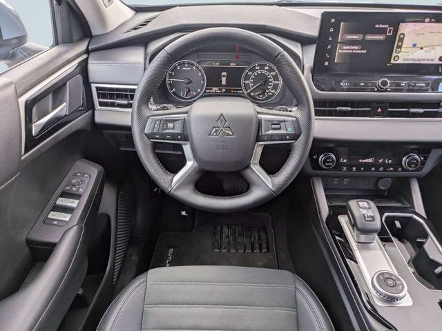 2026 Moonstone Gray Metallic Mitsubishi Outlander SE FWD SUV