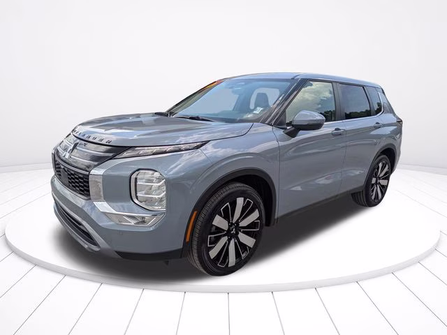 2026 Moonstone Gray Metallic Mitsubishi Outlander SE FWD SUV