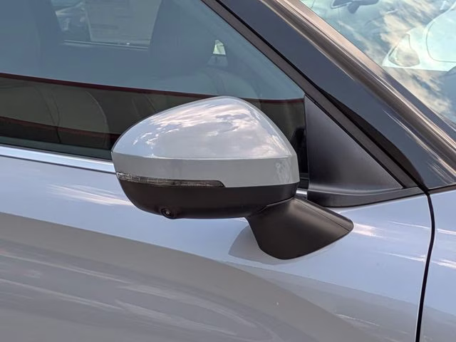 2026 Moonstone Gray Metallic Mitsubishi Outlander SE FWD SUV