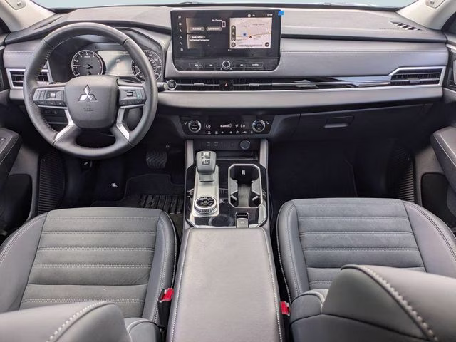 2026 Moonstone Gray Metallic Mitsubishi Outlander SE FWD SUV