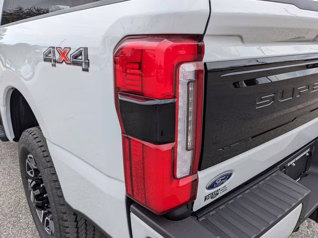2026 Avalanche Ford Super Duty F-250 SRW Platinum 4X4 Truck