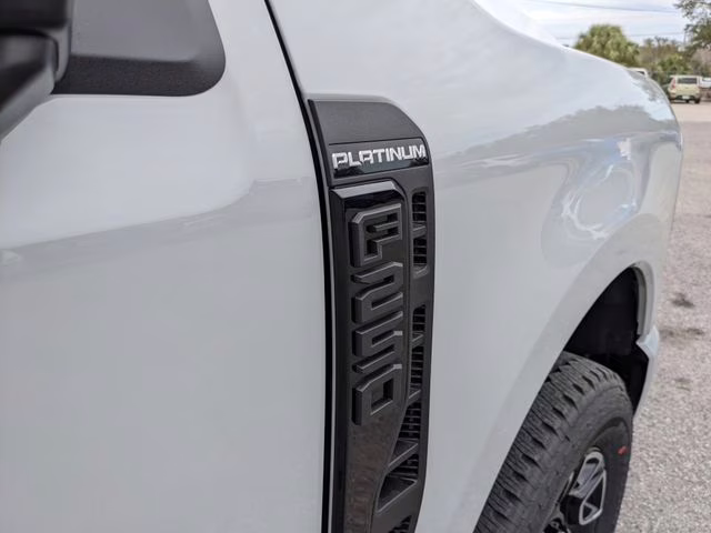 2026 Avalanche Ford Super Duty F-250 SRW Platinum 4X4 Truck