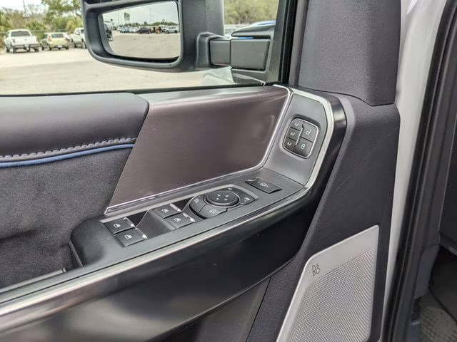 2026 Avalanche Ford Super Duty F-250 SRW Platinum 4X4 Truck