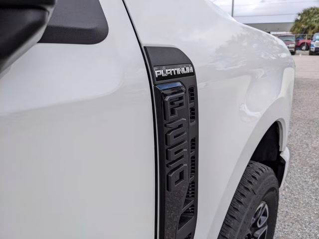 2026 Star White Metallic Tri-Coat Ford Super Duty F-250 SRW Platinum 4X4 Truck