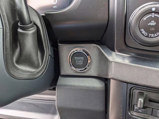 2026 Star White Metallic Tri-Coat Ford Super Duty F-250 SRW Platinum 4X4 Truck