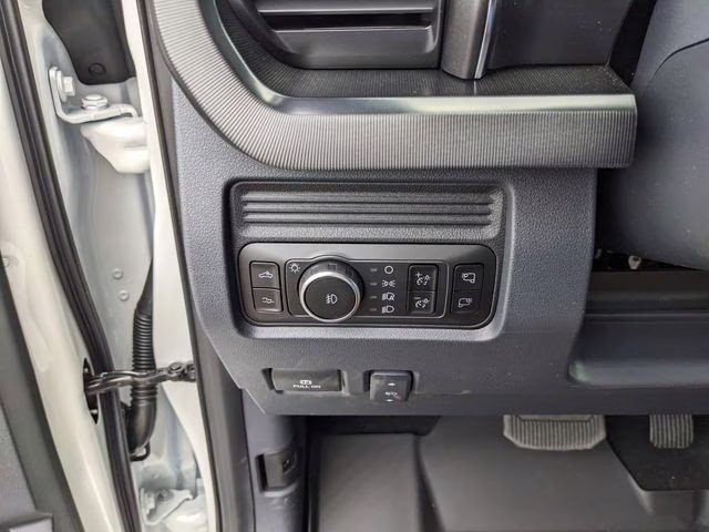 2026 Star White Metallic Tri-Coat Ford Super Duty F-250 SRW Platinum 4X4 Truck