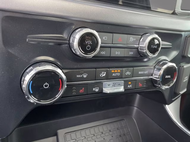 2026 Avalanche Ford F-150 XLT 4X4 Truck