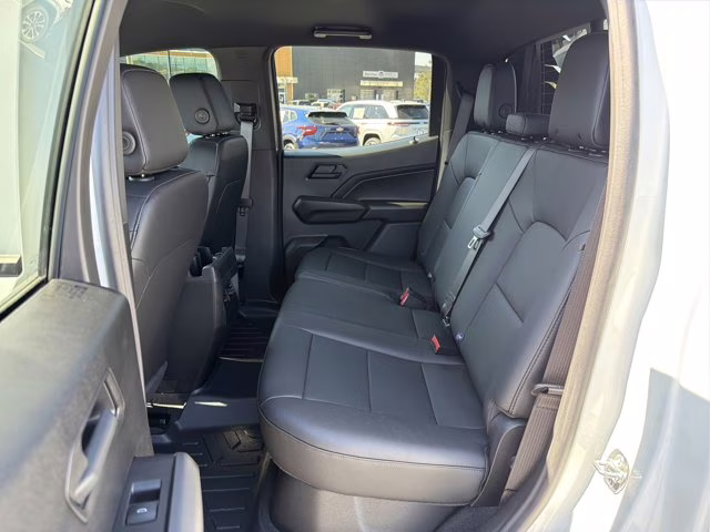 2025 Summit White Chevrolet Colorado 4WD Trail Boss 4X4 Truck