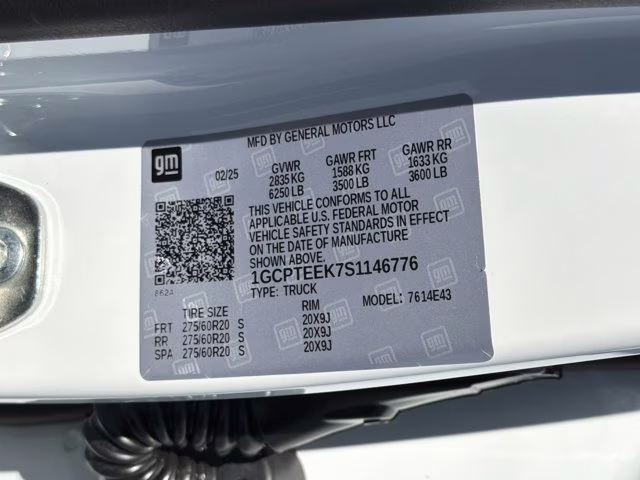 2025 Summit White Chevrolet Colorado 4WD Trail Boss 4X4 Truck