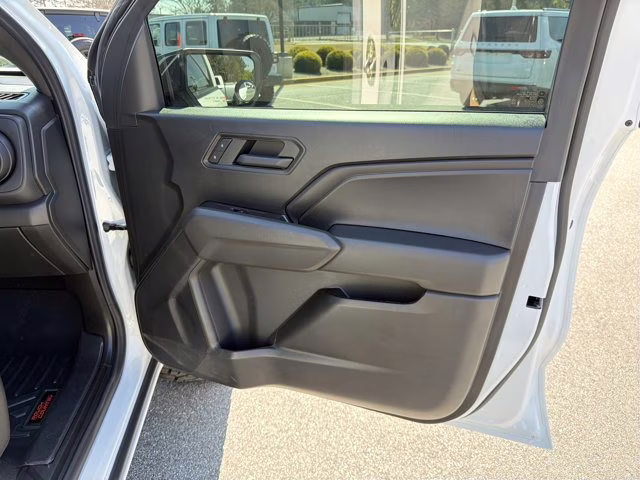 2025 Summit White Chevrolet Colorado 4WD Trail Boss 4X4 Truck