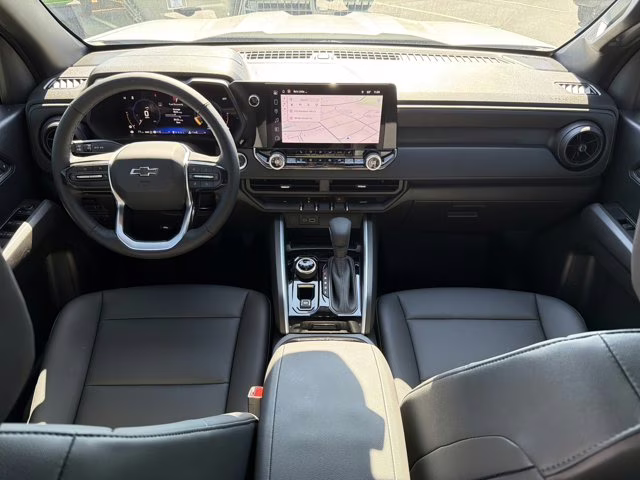 2025 Summit White Chevrolet Colorado 4WD Trail Boss 4X4 Truck