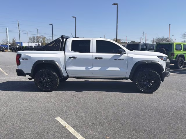 2025 Summit White Chevrolet Colorado 4WD Trail Boss 4X4 Truck