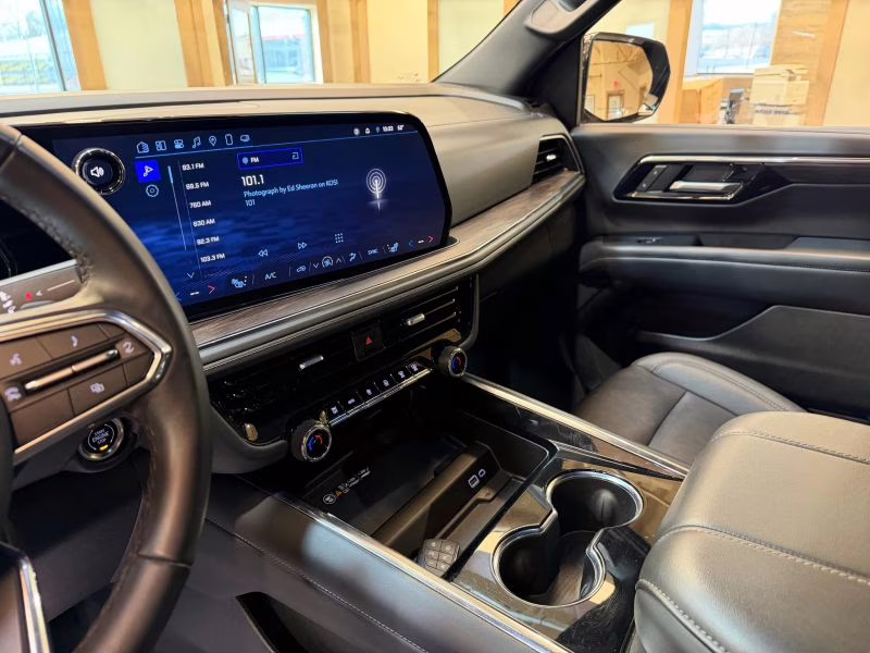 2025 Chevrolet Tahoe Z71 Sport Utility 4D 4X4