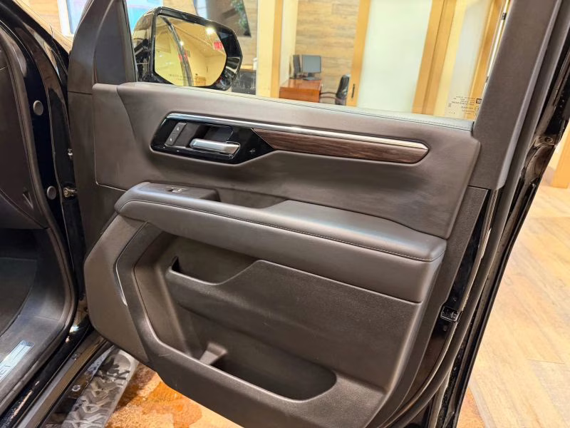 2025 Chevrolet Tahoe Z71 Sport Utility 4D 4X4