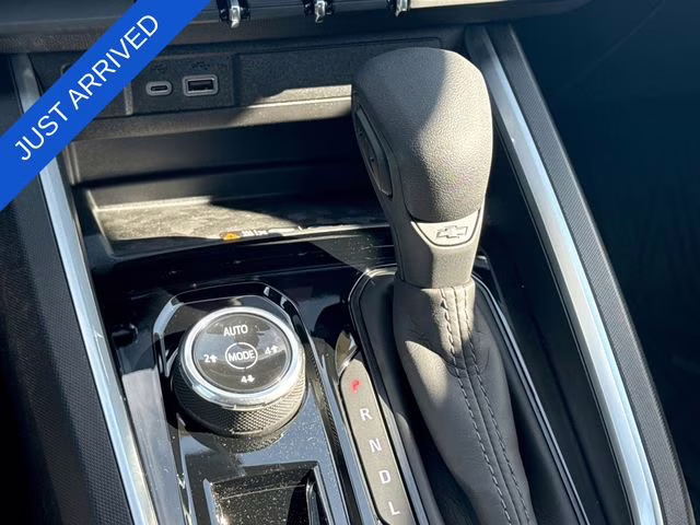 2026 Radiant Red Tintcoat Chevrolet Colorado Trail Boss 4X4 Truck