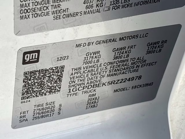 2024 Summit White Chevrolet Silverado 1500 Custom 4X4 Truck