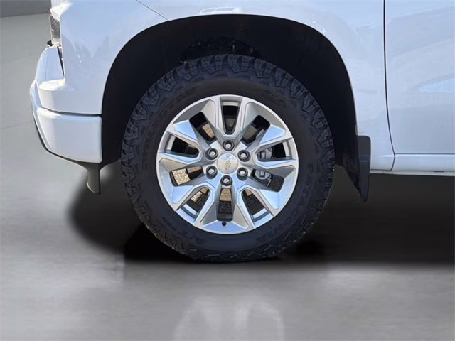 2024 Summit White Chevrolet Silverado 1500 Custom 4X4 Truck
