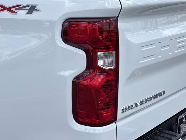 2024 Summit White Chevrolet Silverado 1500 Custom 4X4 Truck