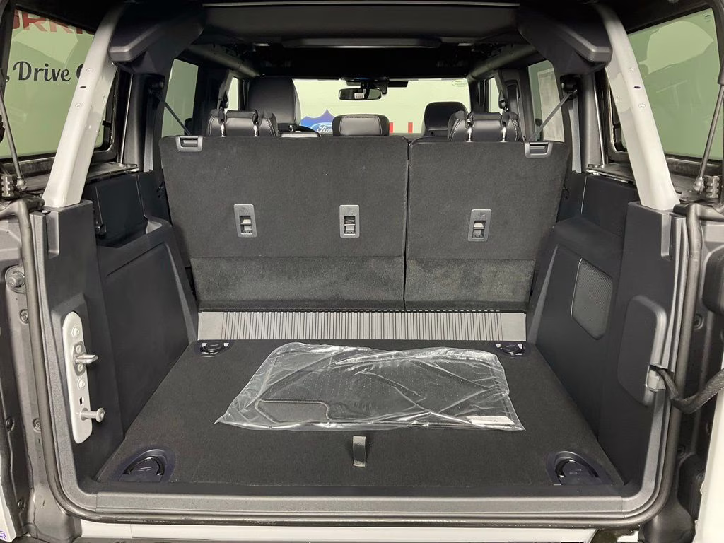 2026 Avalanche Ford Bronco Outer Banks 4X4 SUV