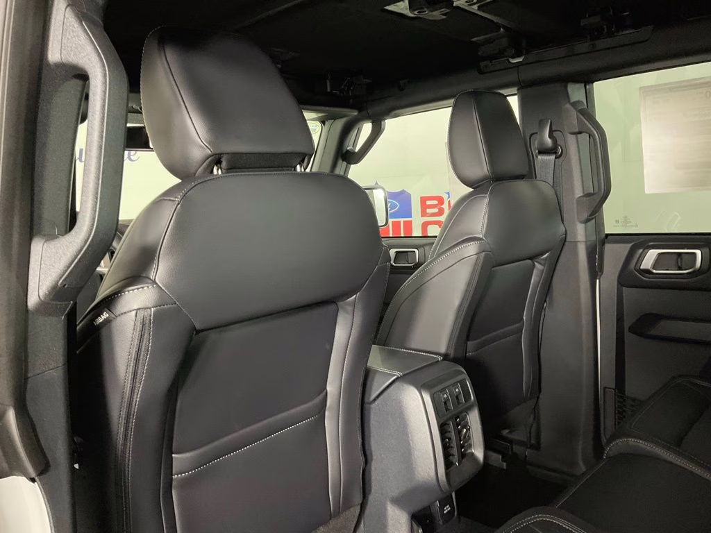 2026 Avalanche Ford Bronco Outer Banks 4X4 SUV