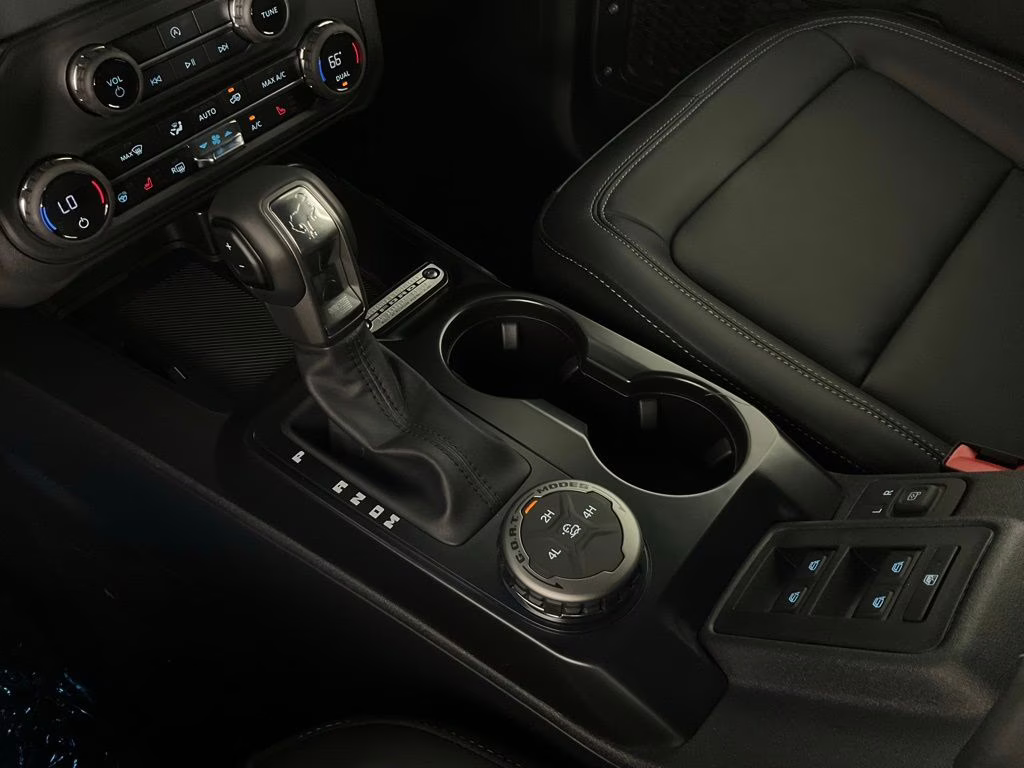 2026 Avalanche Ford Bronco Outer Banks 4X4 SUV