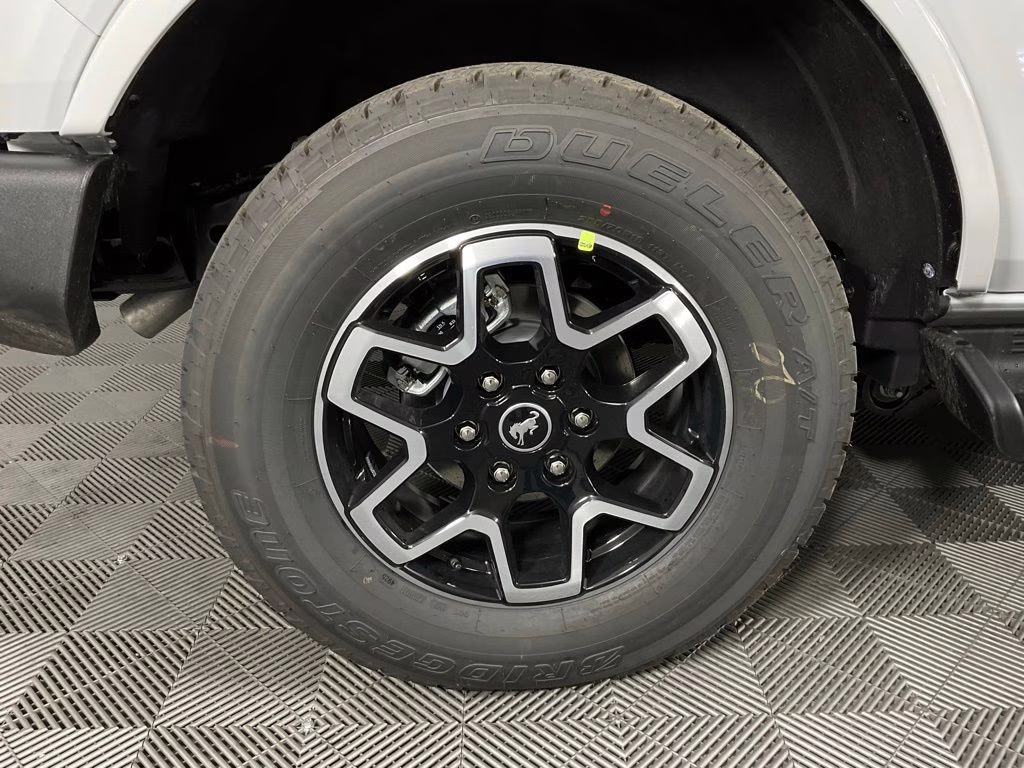 2026 Avalanche Ford Bronco Outer Banks 4X4 SUV