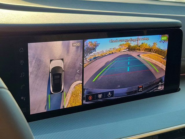 2026 White / Black Nissan Murano Platinum AWD SUV