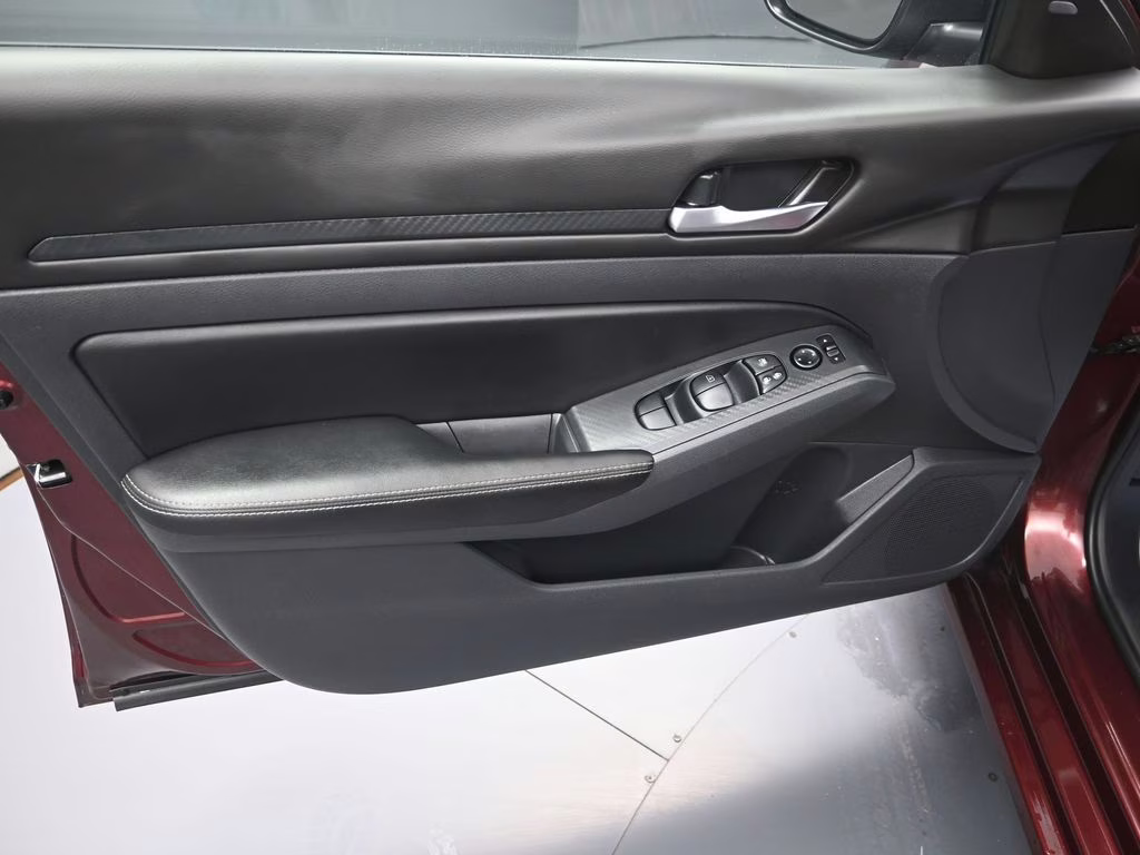 2025 Garnet Pearl Metallic Nissan Altima 2.5 SV FWD Sedan