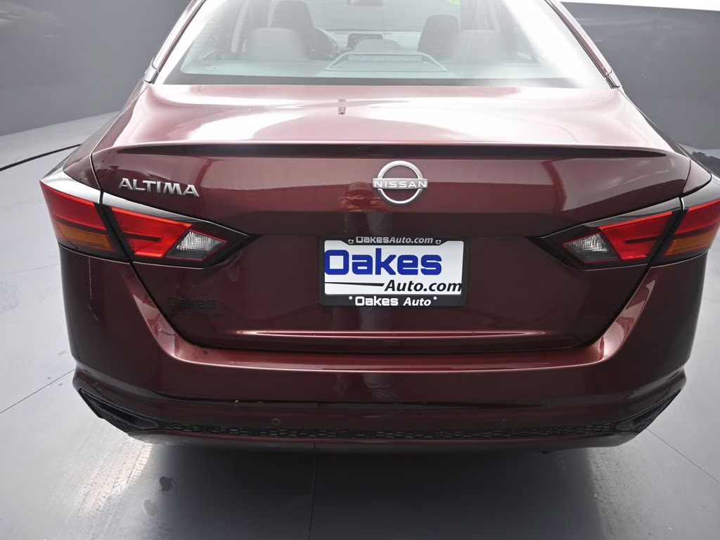 2025 Garnet Pearl Metallic Nissan Altima 2.5 SV FWD Sedan