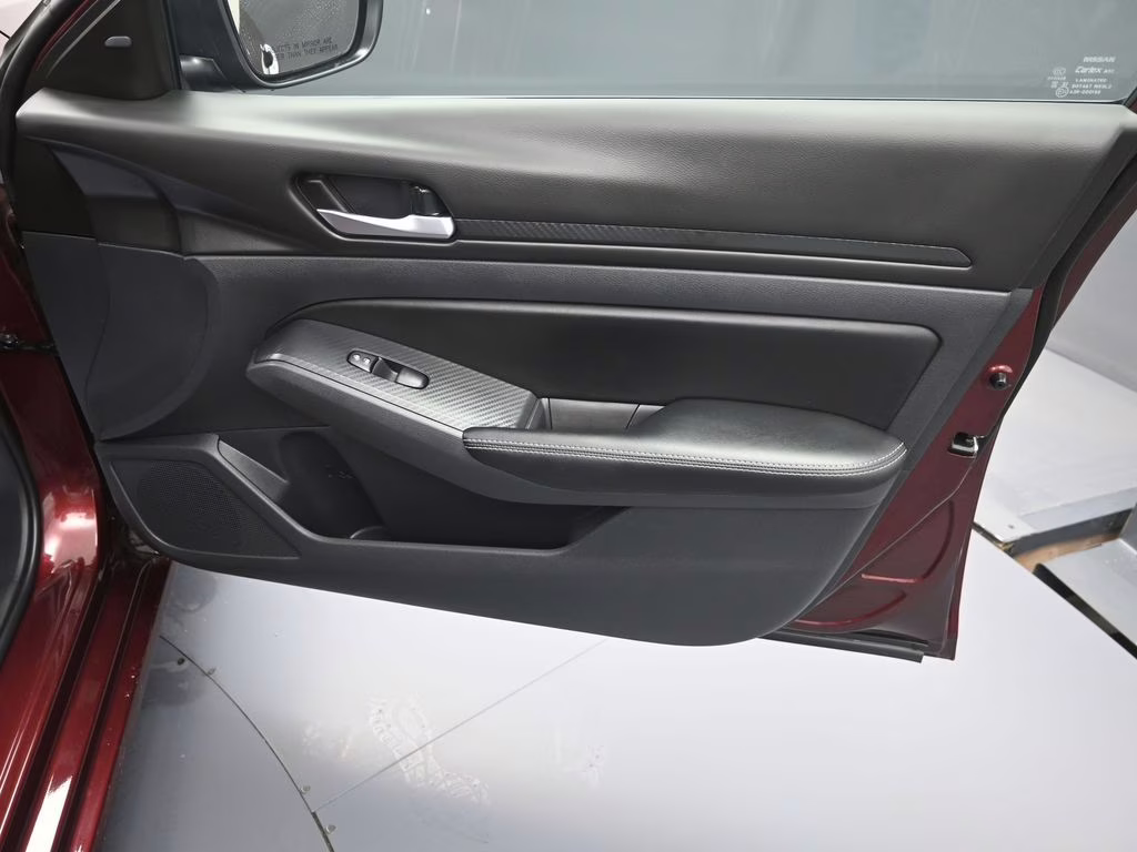 2025 Garnet Pearl Metallic Nissan Altima 2.5 SV FWD Sedan