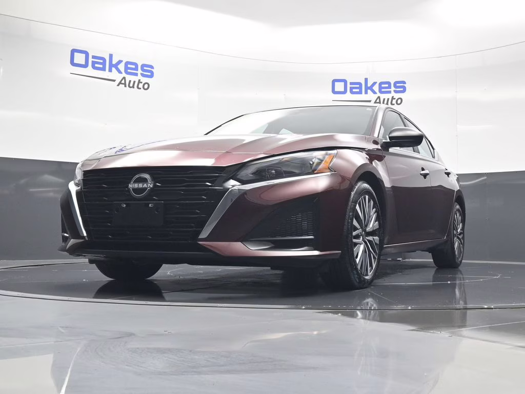 2025 Garnet Pearl Metallic Nissan Altima 2.5 SV FWD Sedan