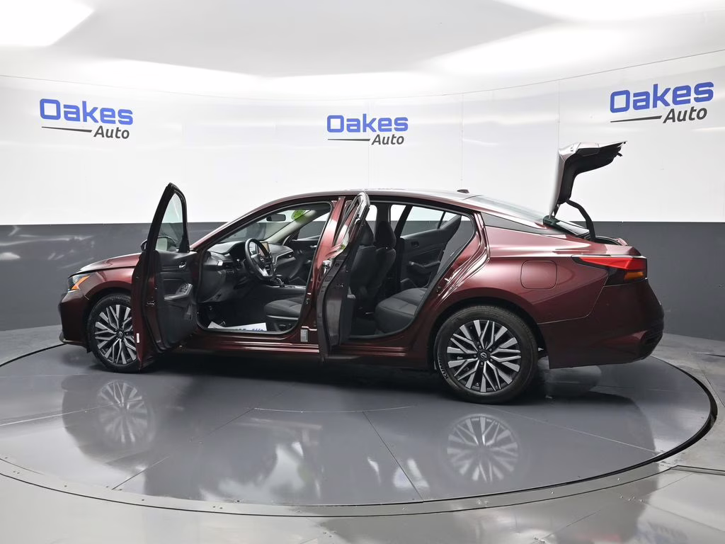 2025 Garnet Pearl Metallic Nissan Altima 2.5 SV FWD Sedan