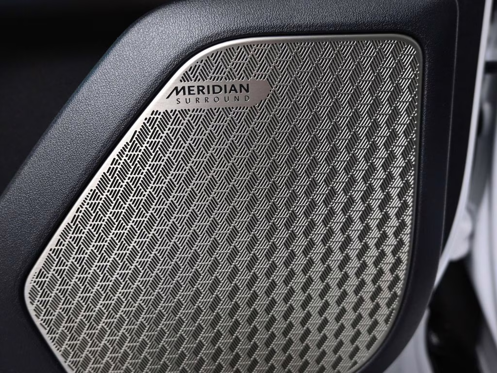 2027 Glacial White Pearl Kia Telluride Hybrid SX FWD SUV