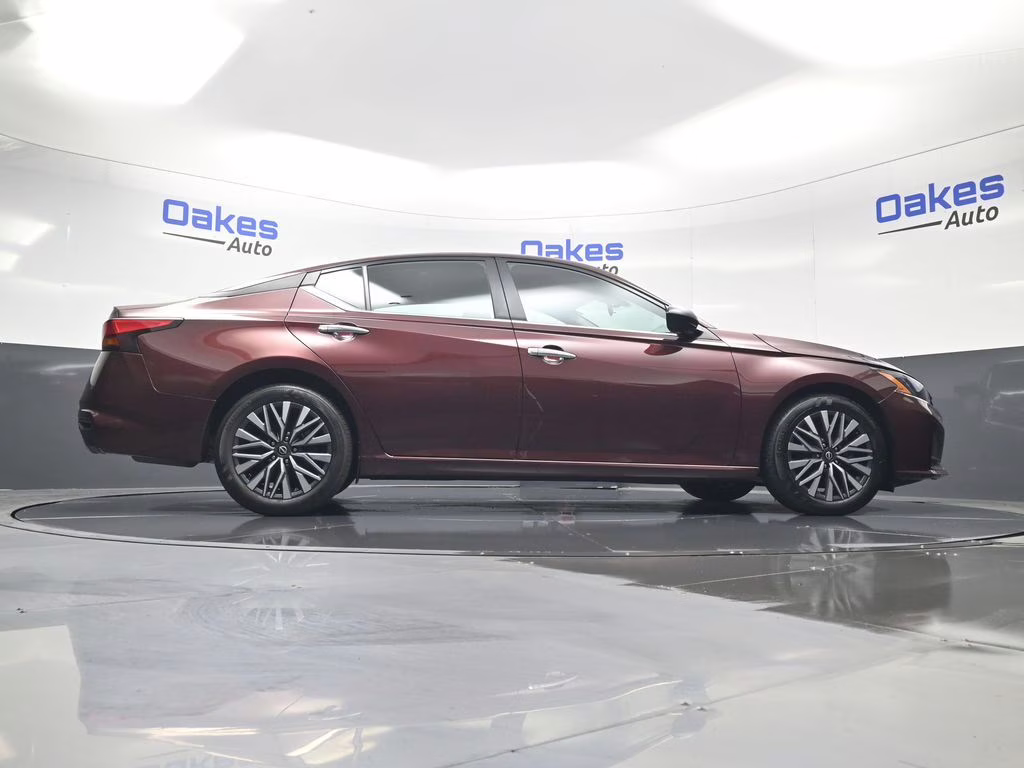 2025 Garnet Pearl Metallic Nissan Altima 2.5 SV FWD Sedan