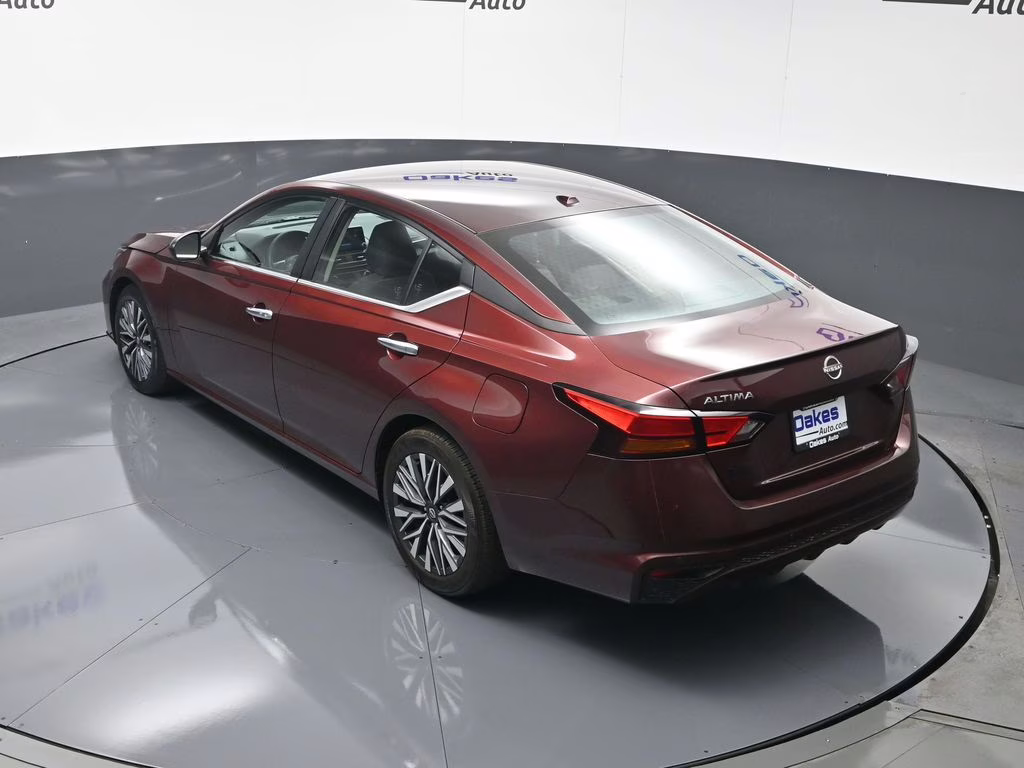 2025 Garnet Pearl Metallic Nissan Altima 2.5 SV FWD Sedan