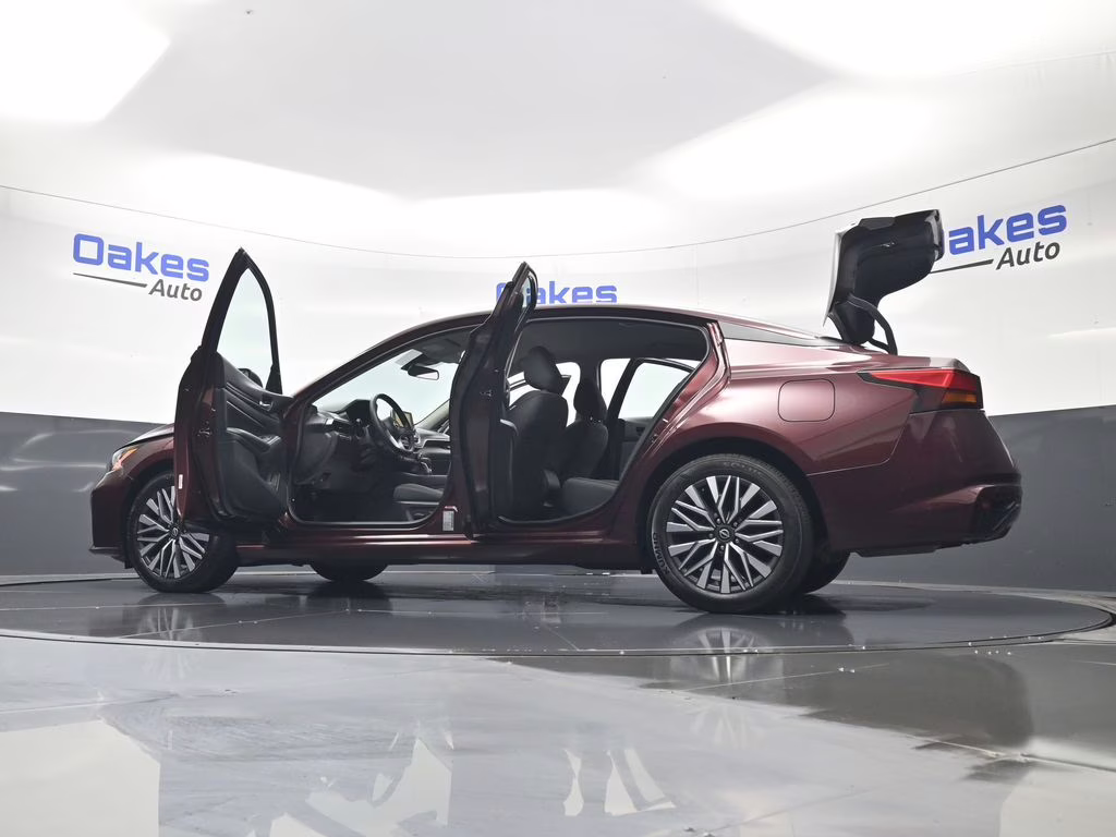 2025 Garnet Pearl Metallic Nissan Altima 2.5 SV FWD Sedan