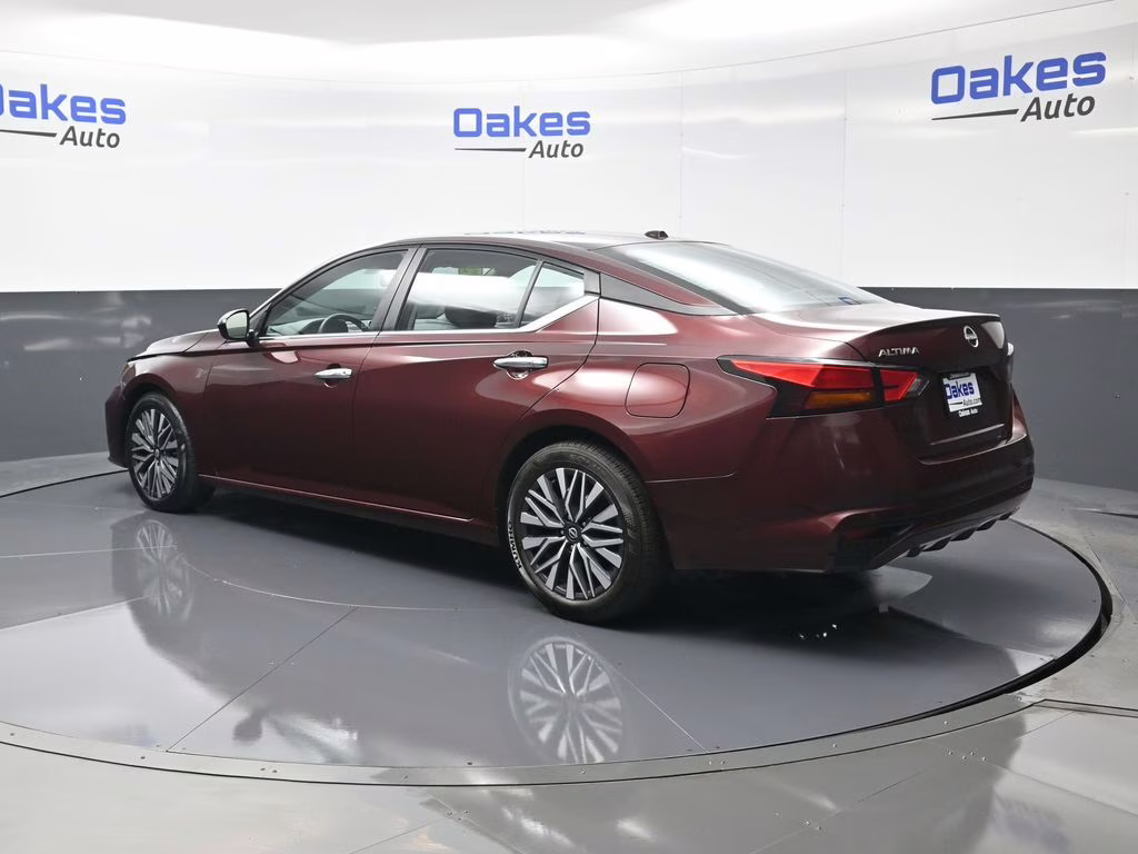 2025 Garnet Pearl Metallic Nissan Altima 2.5 SV FWD Sedan