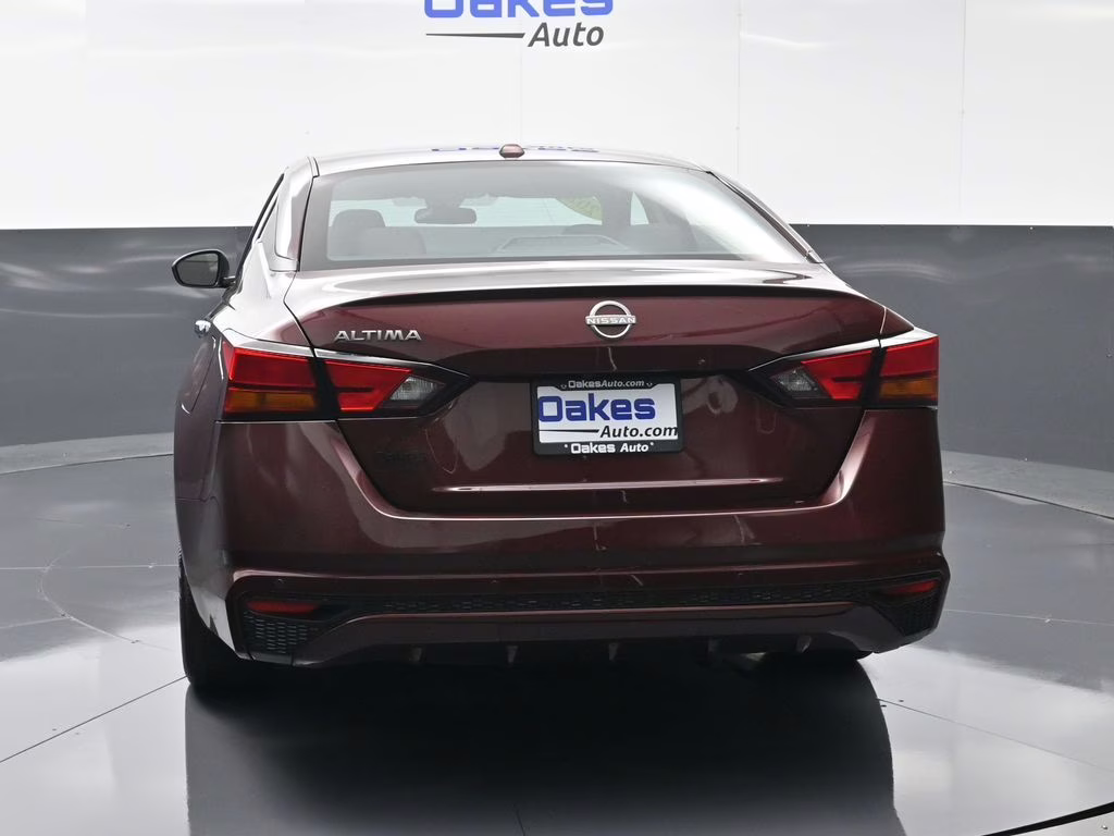 2025 Garnet Pearl Metallic Nissan Altima 2.5 SV FWD Sedan