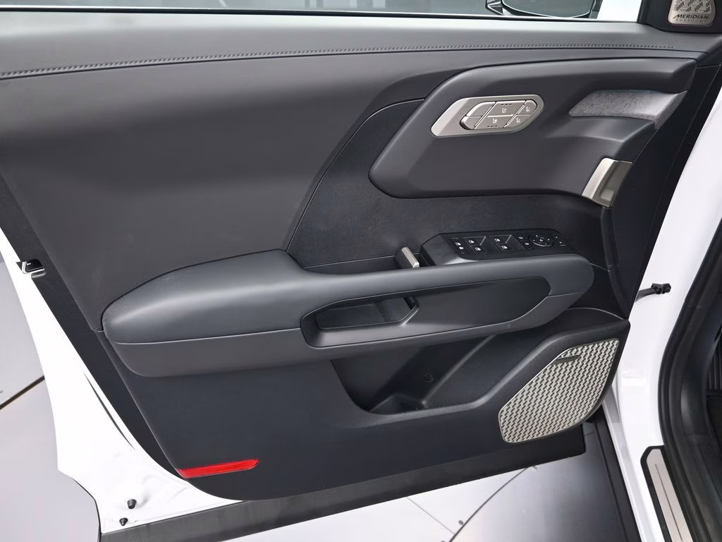 2027 Glacial White Pearl Kia Telluride Hybrid SX FWD SUV