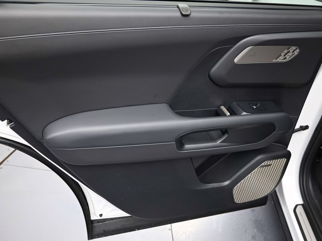 2027 Glacial White Pearl Kia Telluride Hybrid SX FWD SUV