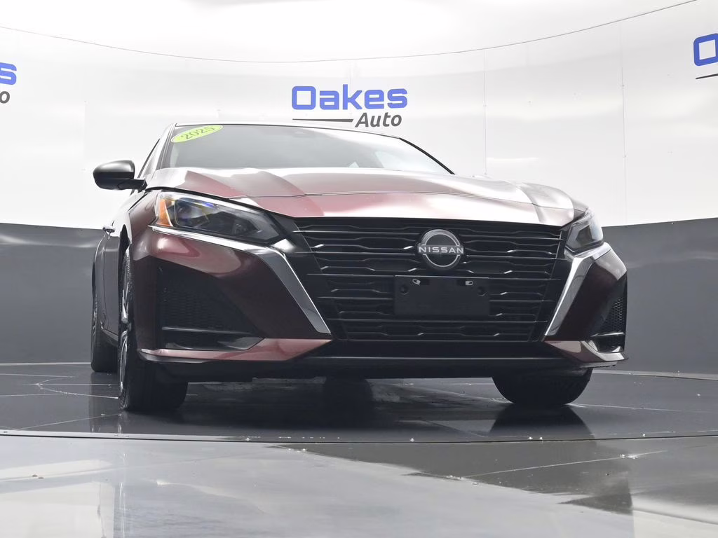 2025 Garnet Pearl Metallic Nissan Altima 2.5 SV FWD Sedan