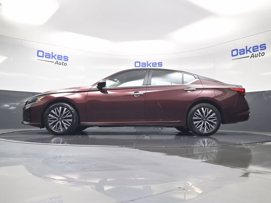 2025 Garnet Pearl Metallic Nissan Altima 2.5 SV FWD Sedan